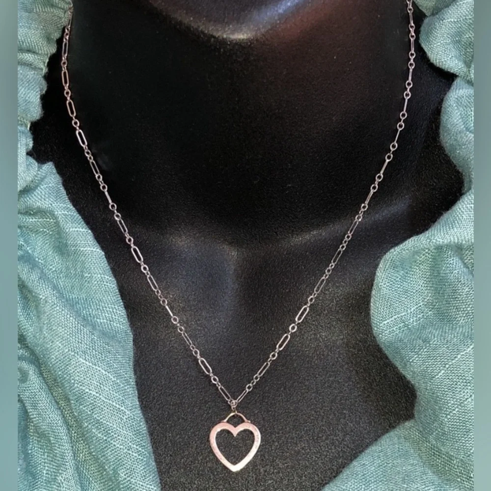 Solid 18K White Gold Tiffany & Co Authentic Sentimental Heart Necklace (not 14K)